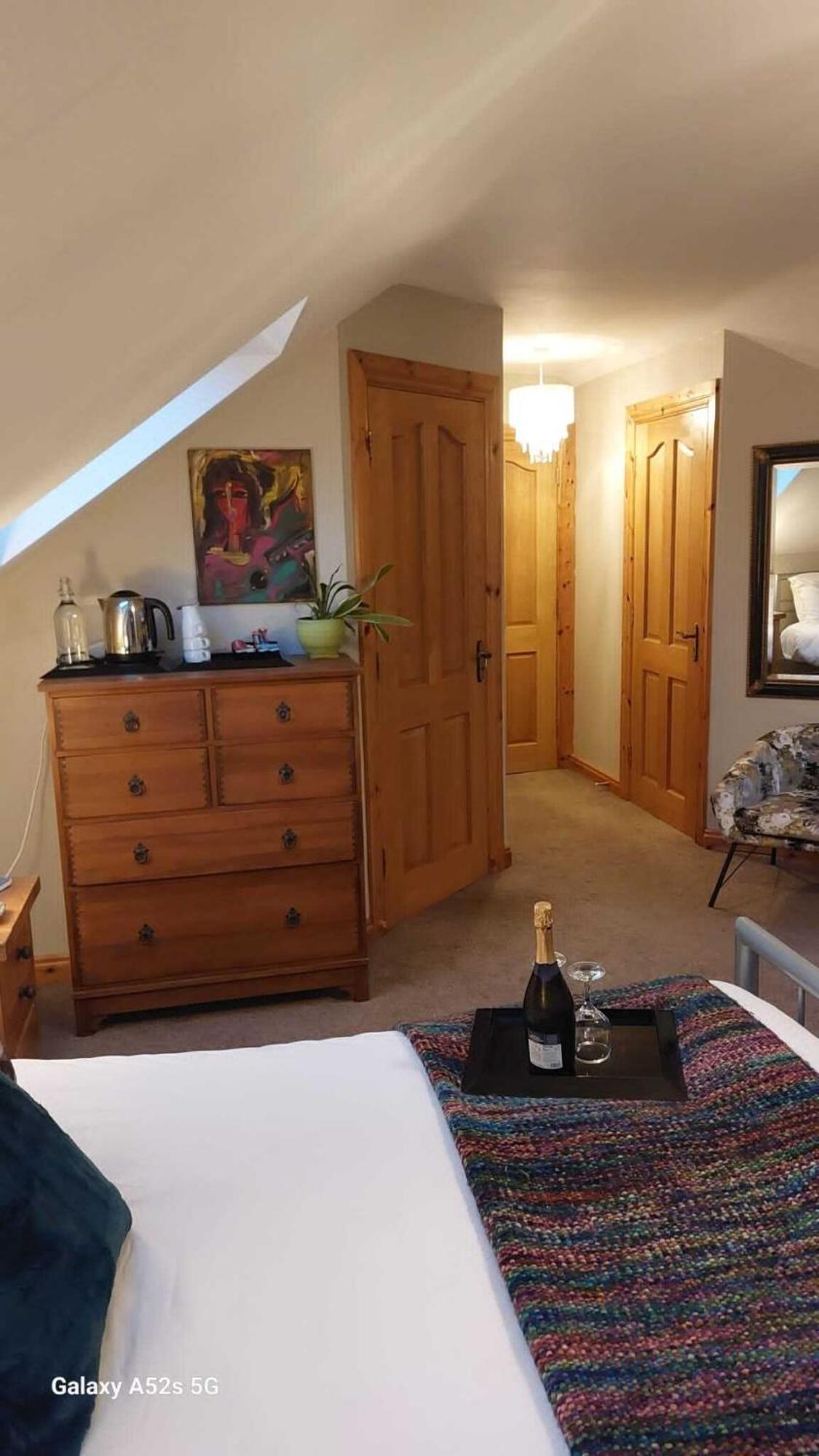 Dunhill Cottage B&B Hillsborough Room photo