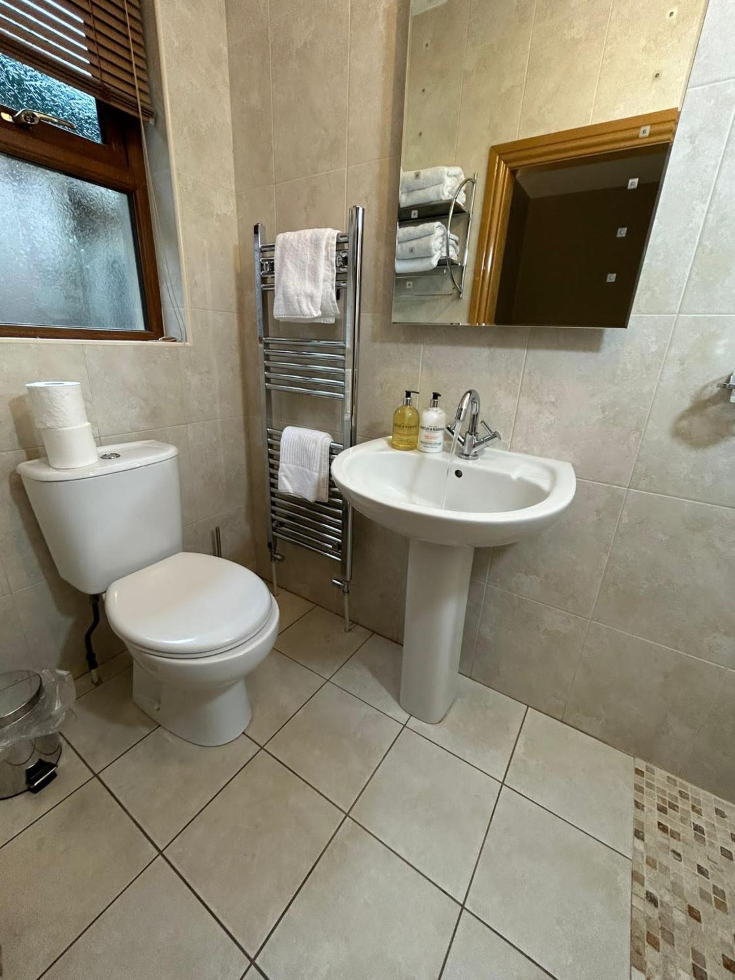 Dunhill Cottage B&B Hillsborough Room photo
